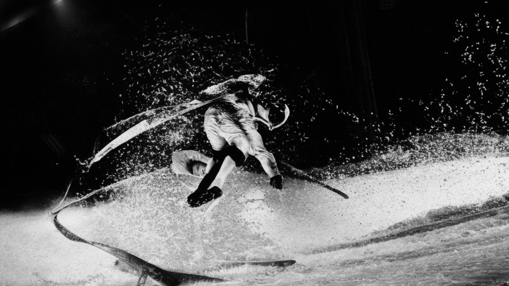 Featured image of post Самые дикие виды спорта: от перетаскивания жен до гонок на газонокосилках